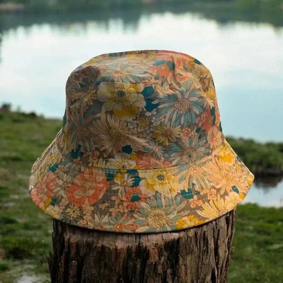 Boutique Handcrafted Flirty Feminine Floral Multi-Color OSFM Bucket Hat Beach - Picture 2 of 7